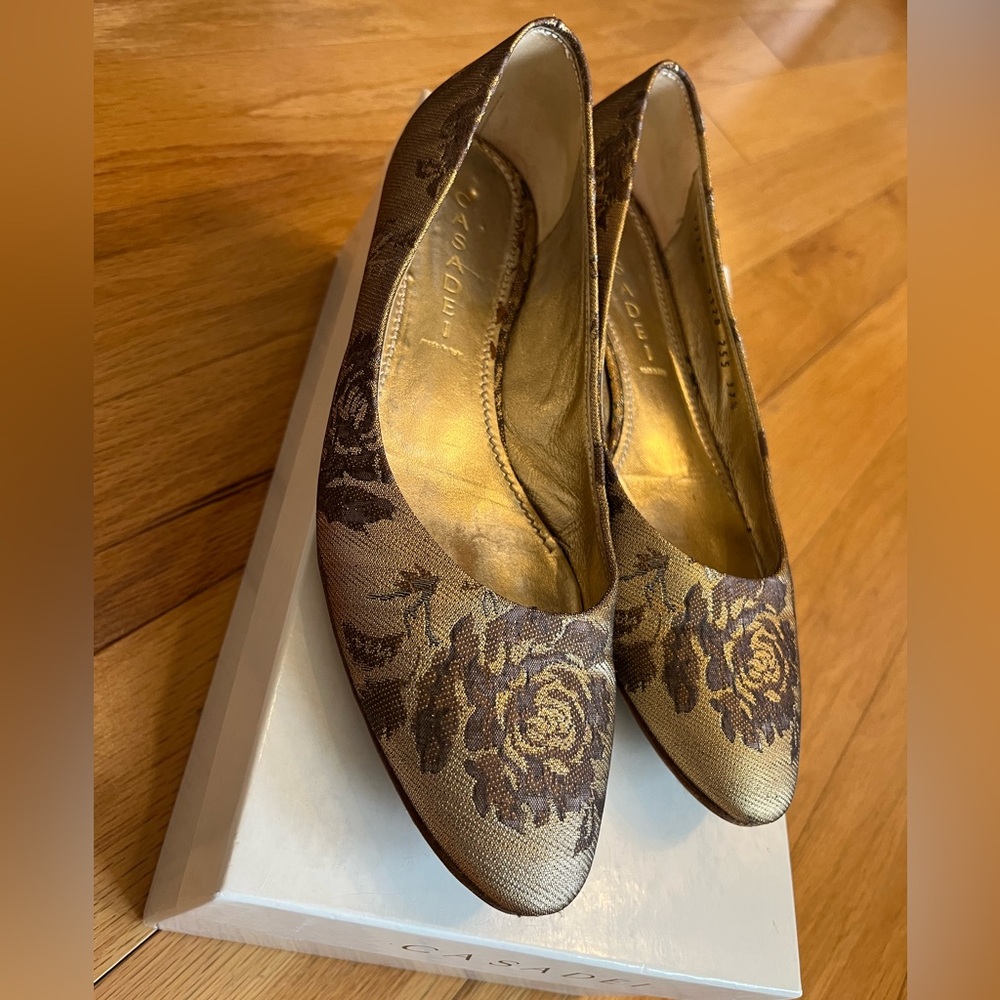 Casadei Gold and Brown Floral Flats (US size 7-7.5), Vintage,made in Italy